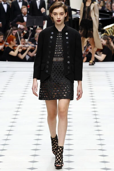 Look 3
